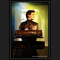 logo_Dear Strange (1)