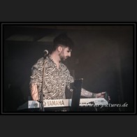 20240511_SheHatesEmotions_016