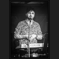 20240511_SheHatesEmotions_037