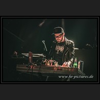 20240913_CatRapesDog_001